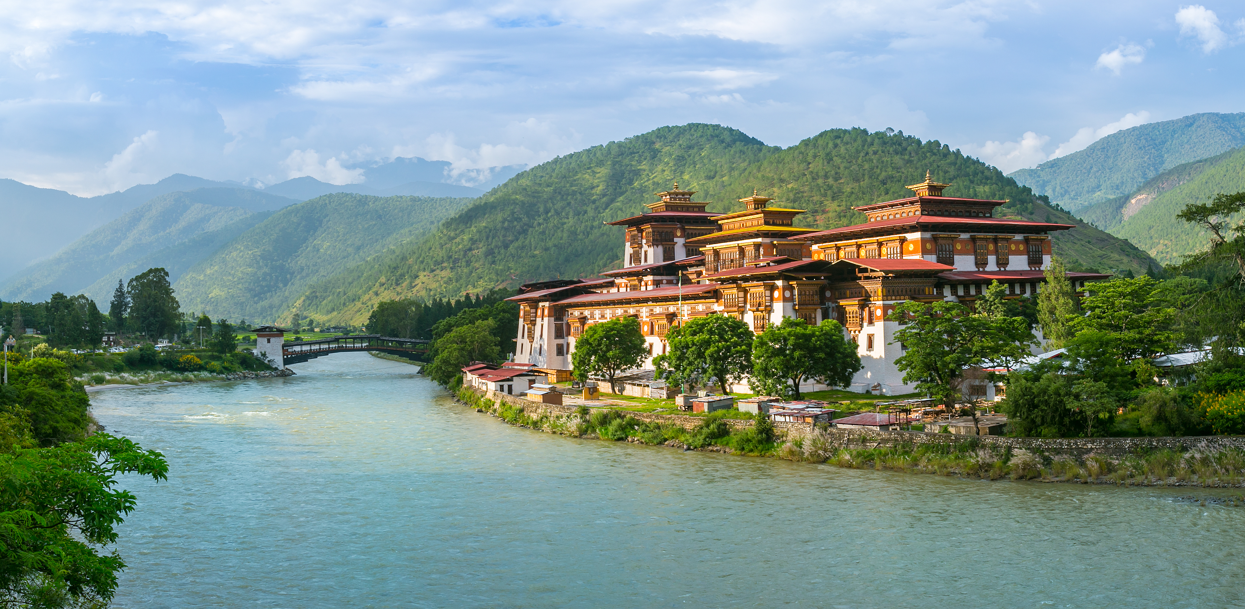 Punakha Dzong The Punakha Dzong between the Pho Chhu river and Mo Chhu river in Bhutan, Himalaya