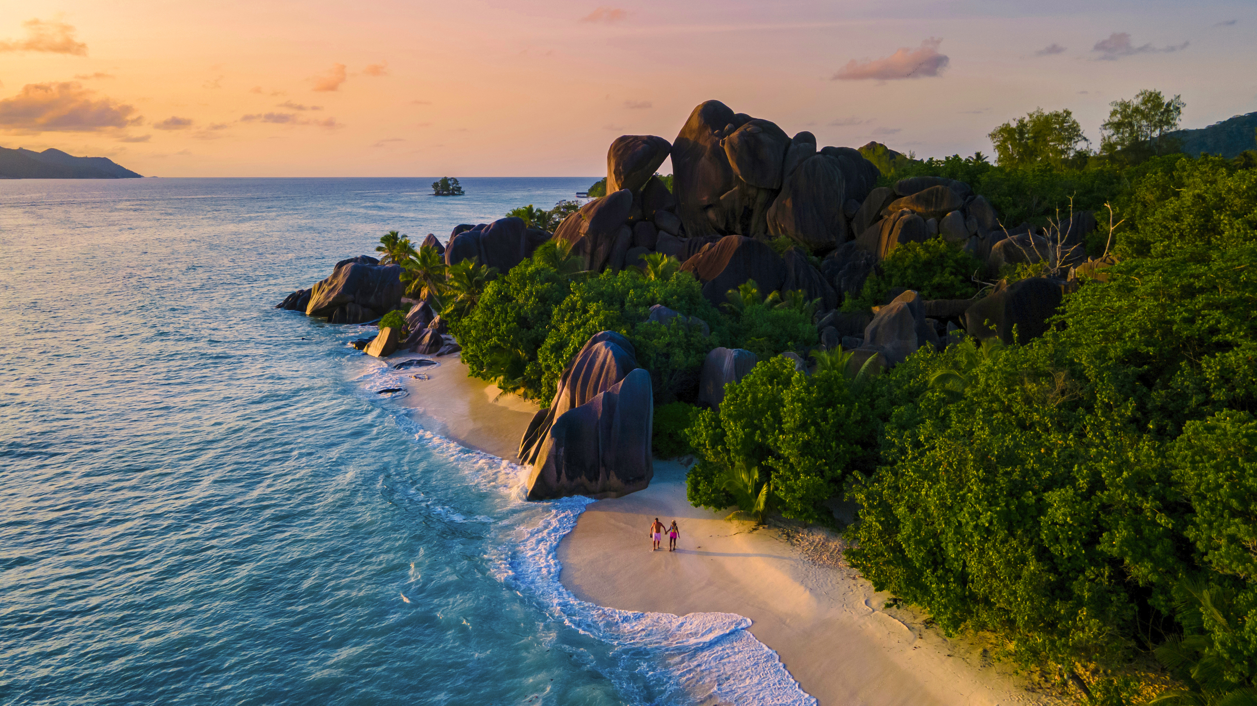 Sunset at the Anse Source d'Argent on the island of La Digue