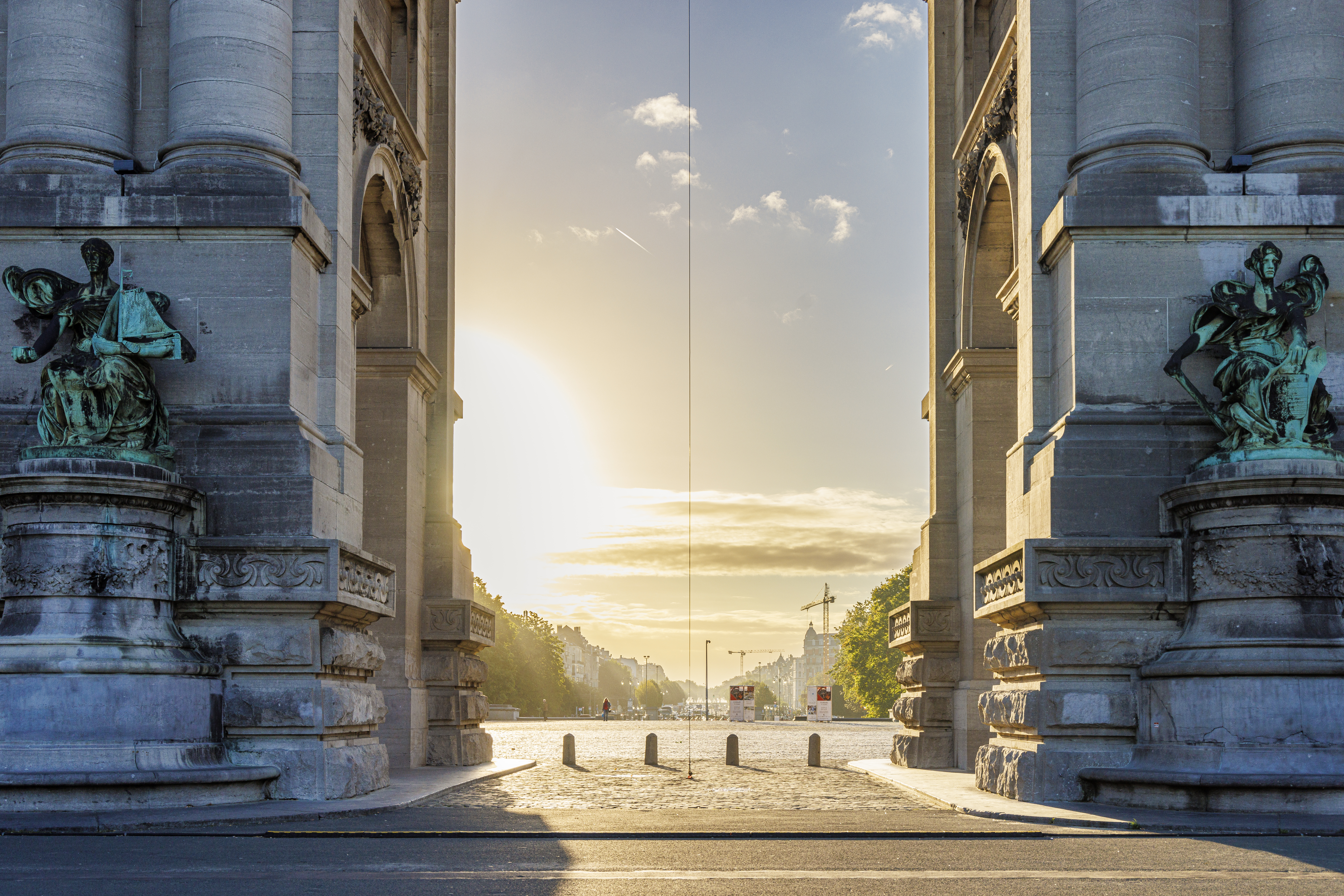 A Brussels street scene of Triumphal Arch from Parc du Cinquantenaire