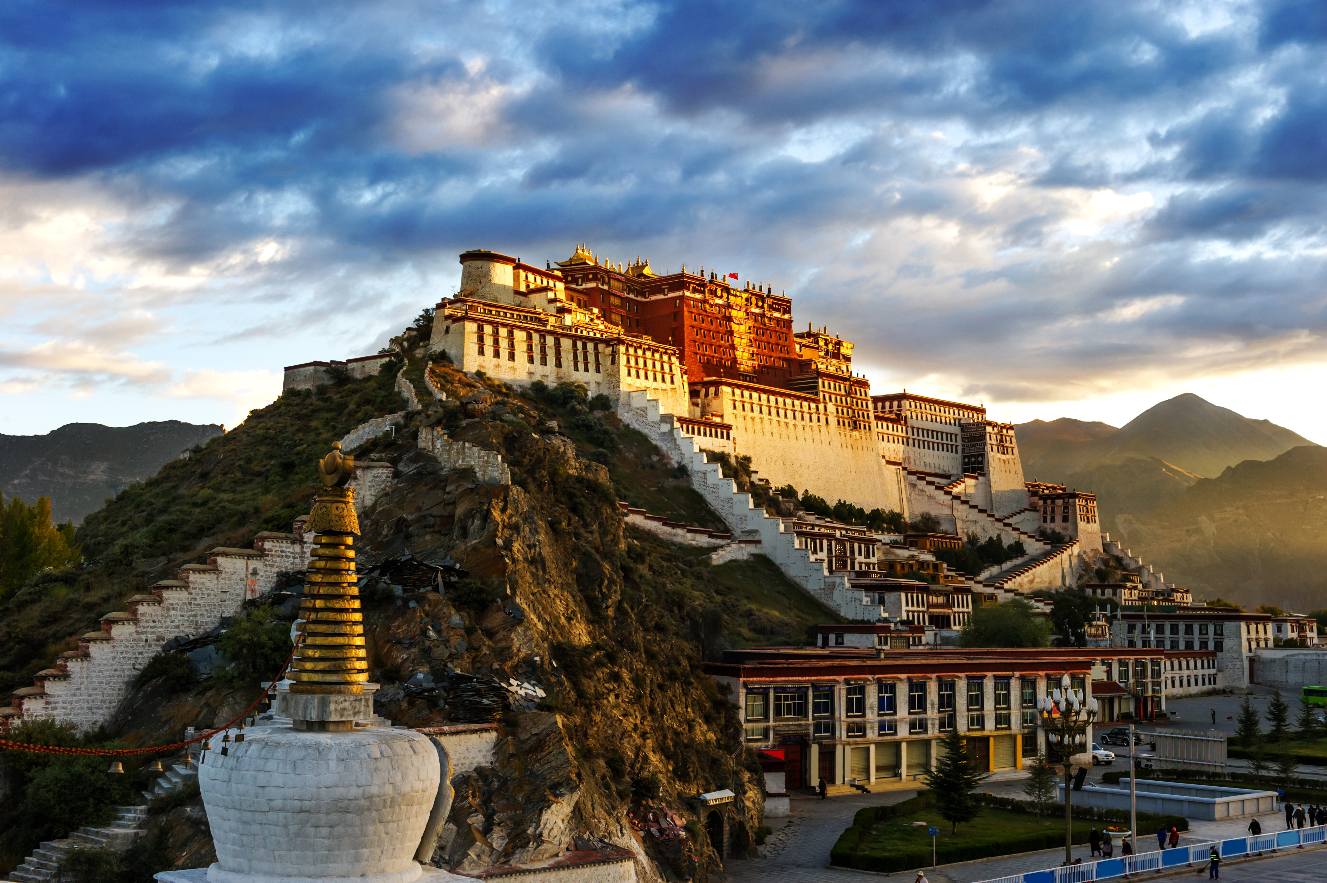 The red and white Potala Palace, is built on Red Mountain in the centre of Lhasa Valley and is the winter palace of the Dalai Lama