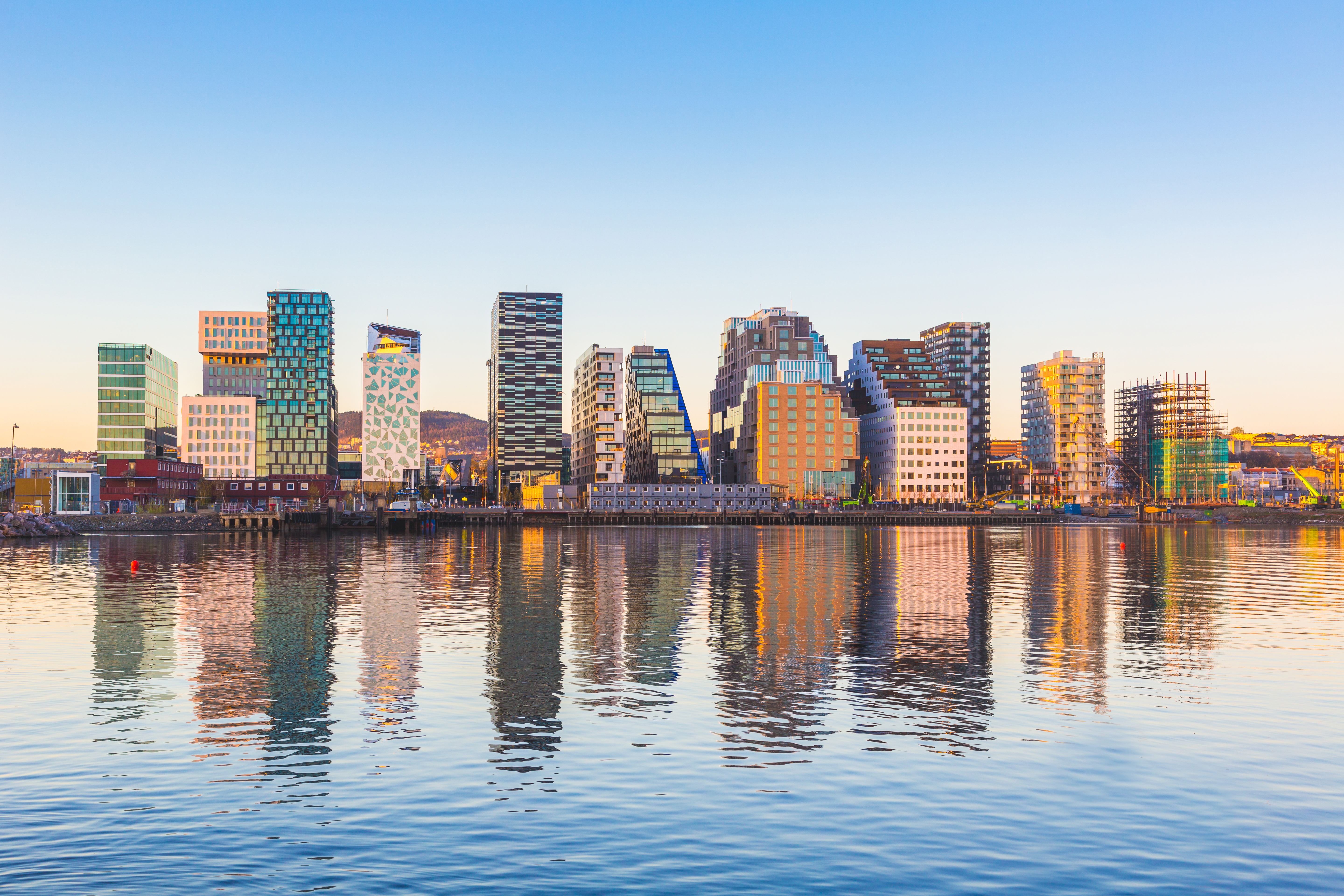 Modern building with their reflection into the wate
