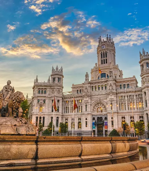 Sunrise city skyline at Cibeles Fountain Town Square