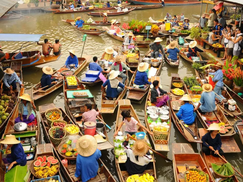 Amphawa floating market