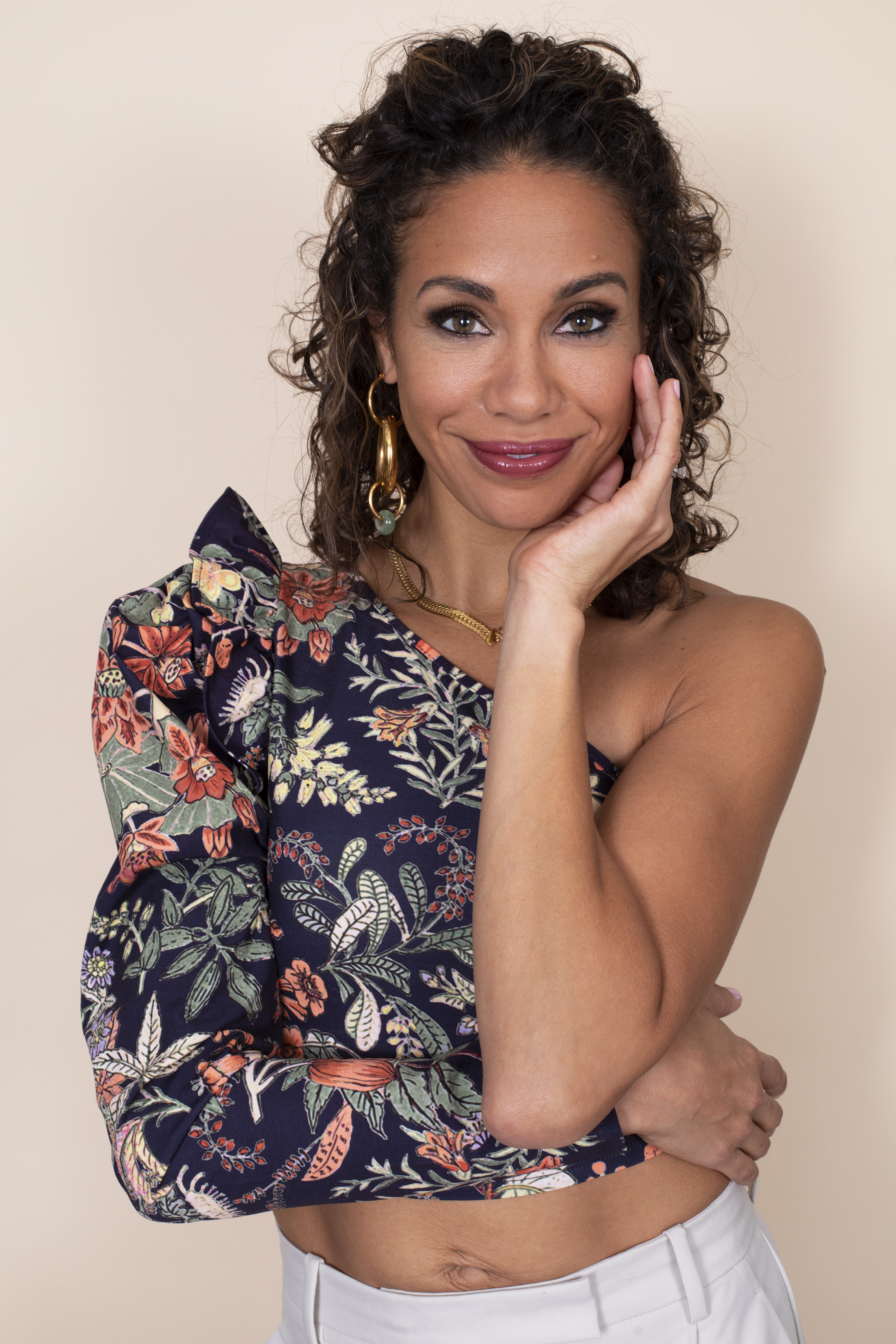 Headshot of author and TV host Natalie Preddie