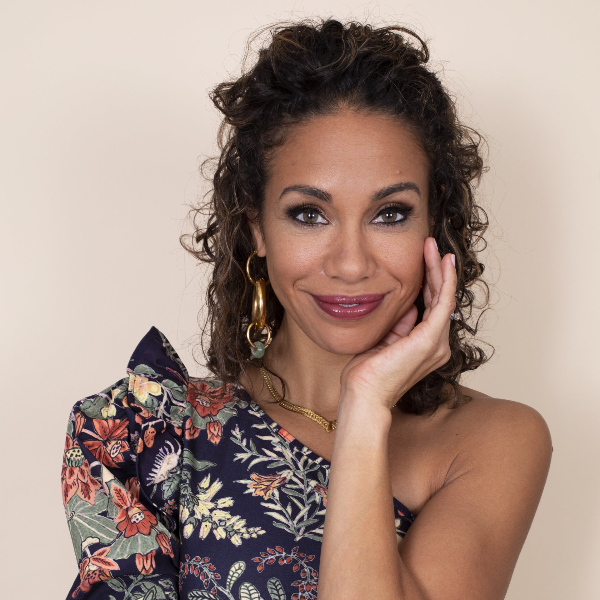 Headshot of author and TV host Natalie Preddie