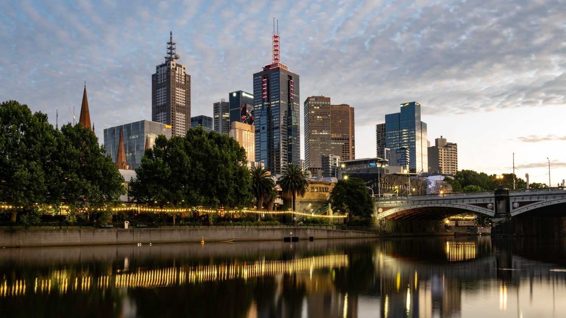 Melbourne skyline and Yarra River early morning