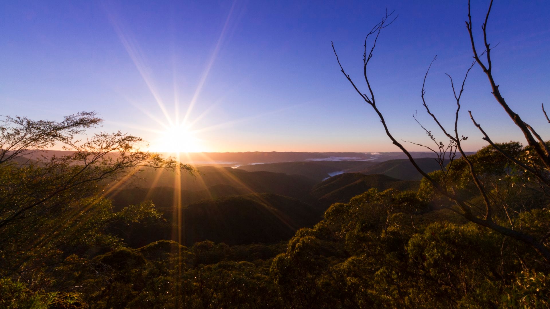 Sunrise view, looking east from Splendor rock, Blue Mountains Australia.