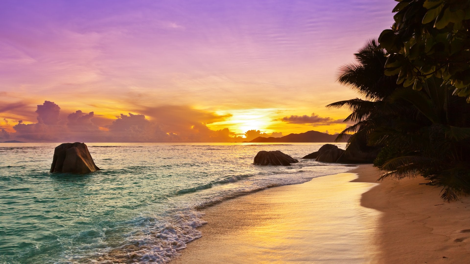 Sunset on Anse Source D'Argent beach in La Digue, Seychelles