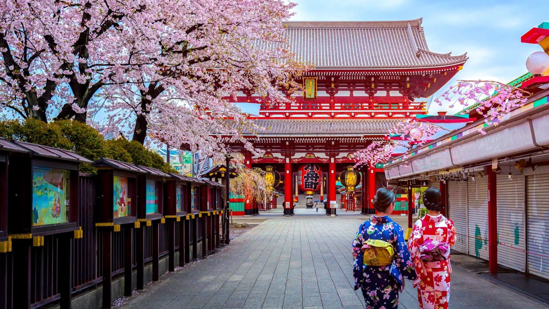 Two geishas at Sensoji Temple in Asakusa, Tokyo, Japan