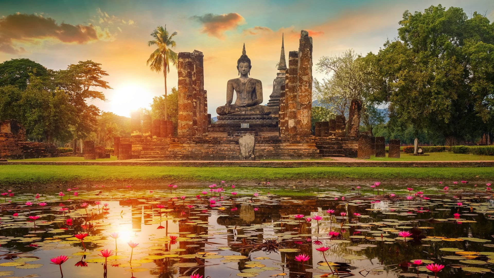 Wat Mahathat Temple in the precinct of Sukhothai Historical Park, Thailand