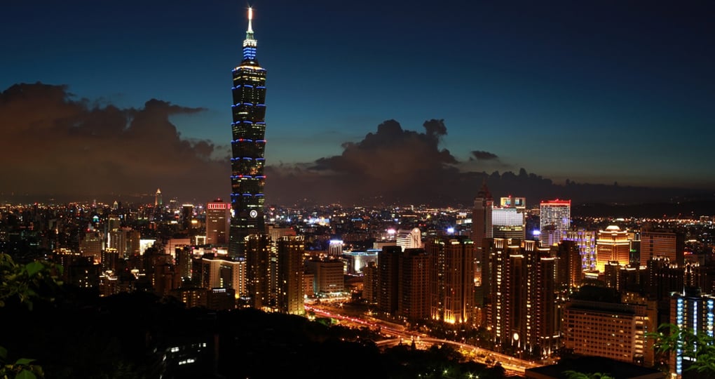 Taipei 101 - the world's tallest from 2004 until the opening of the Burj Khalifa in Dubai in 2010 Taipei 101 - the world's tallest from 2004 until the opening of the Burj Khalifa in Dubai in 2010