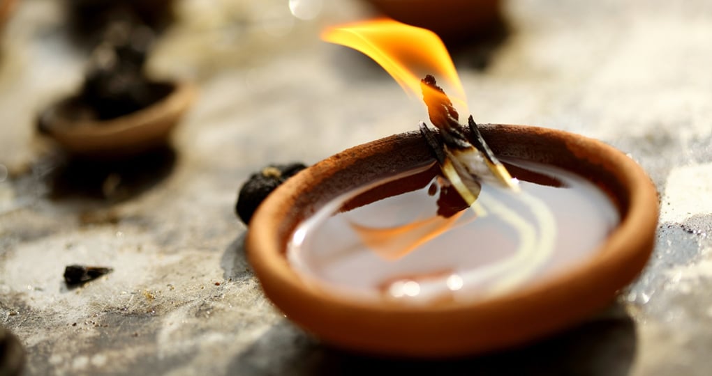 Coconut oil lamps in Kapaleeswarar temple Coconut oil lamps in Kapaleeswarar temple