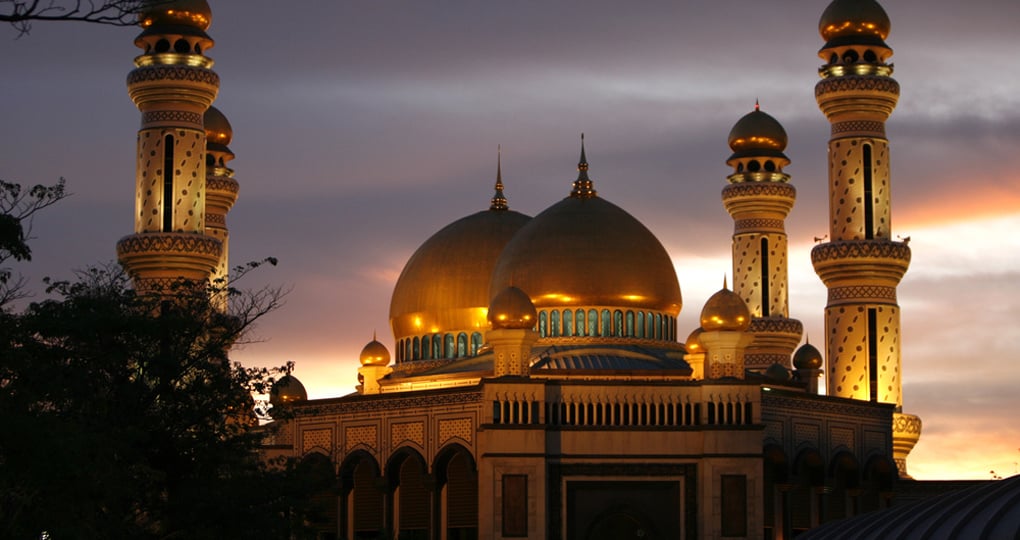 Jameasr Hassanil Bolkiah mosque is a must inclusion when booking Brunei vacations. Jameasr Hassanil Bolkiah mosque is a must inclusion when booking Brunei vacations.