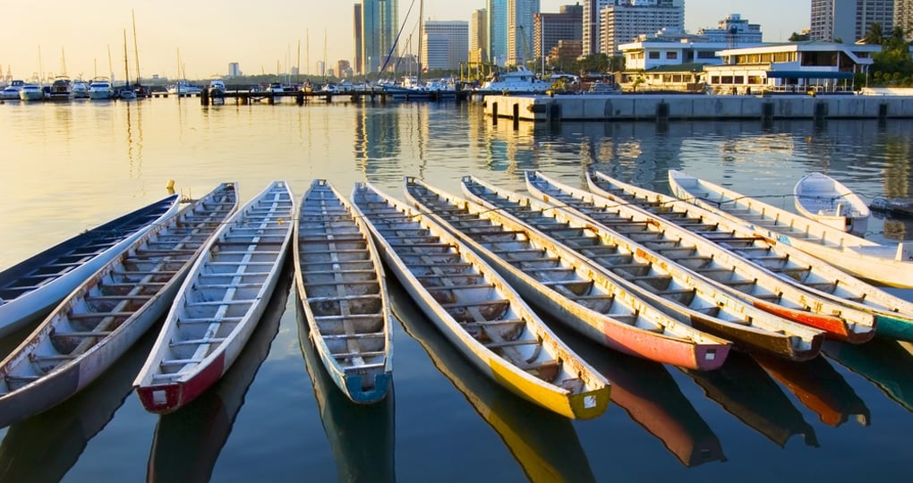 Philippine Navy's dragon boats in Manila Bay Philippine Navy's dragon boats in Manila Bay