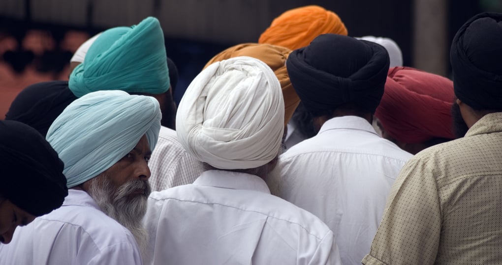 Sikh pilgrims in the Golden Temple during Full Moon Festival Sikh pilgrims in the Golden Temple during Full Moon Festival