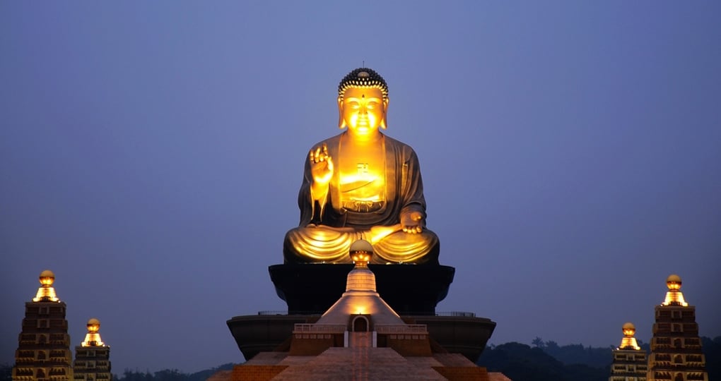 A Buddha temple in Kaohsiung at night A Buddha temple in Kaohsiung at night