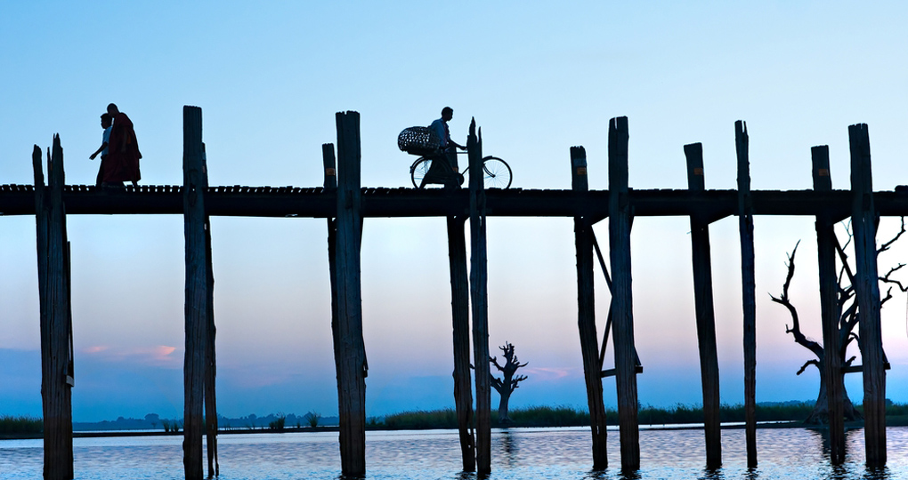 U bein bridge at Amarapura is a popular photo stop on your Myanmar tour. U bein bridge at Amarapura is a popular photo stop on your Myanmar tour.