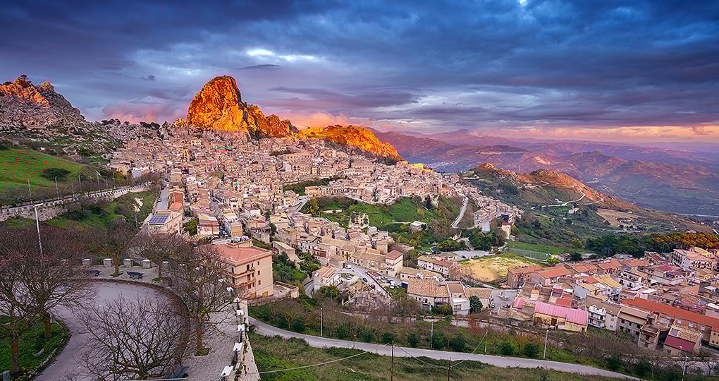 Step into the timeless magic of Caltabellotta, set on Mount Kratas Step into the timeless magic of Caltabellotta, set on Mount Kratas