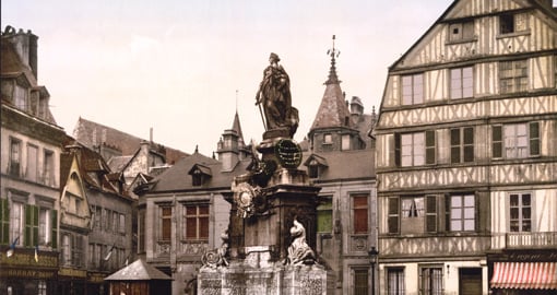 Joan of Arc, Place de la Pucelle, Rouen, France (1890-1900) Joan of Arc, Place de la Pucelle, Rouen, France (1890-1900)