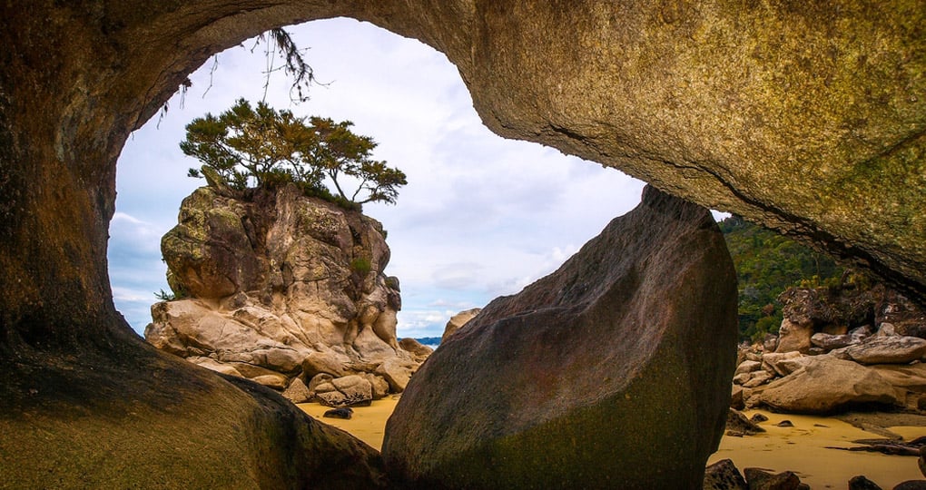 Rock shore in Abel Tasman National Park Rock shore in Abel Tasman National Park