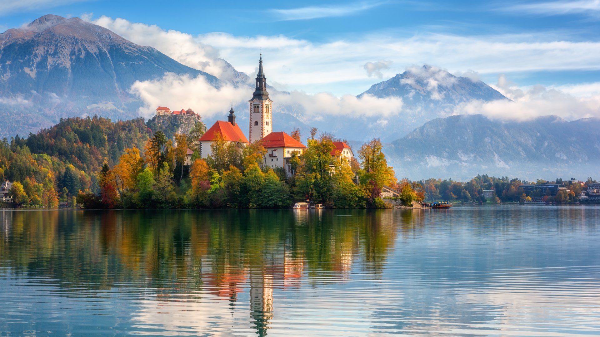 Famous alpine Bled lake (Blejsko jezero) in Slovenia, amazing autumn landscape
