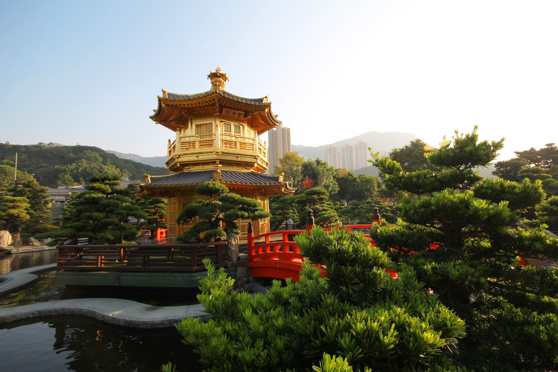 Chi Lin Nunnery and Nan Lian Garden at Hong Kong