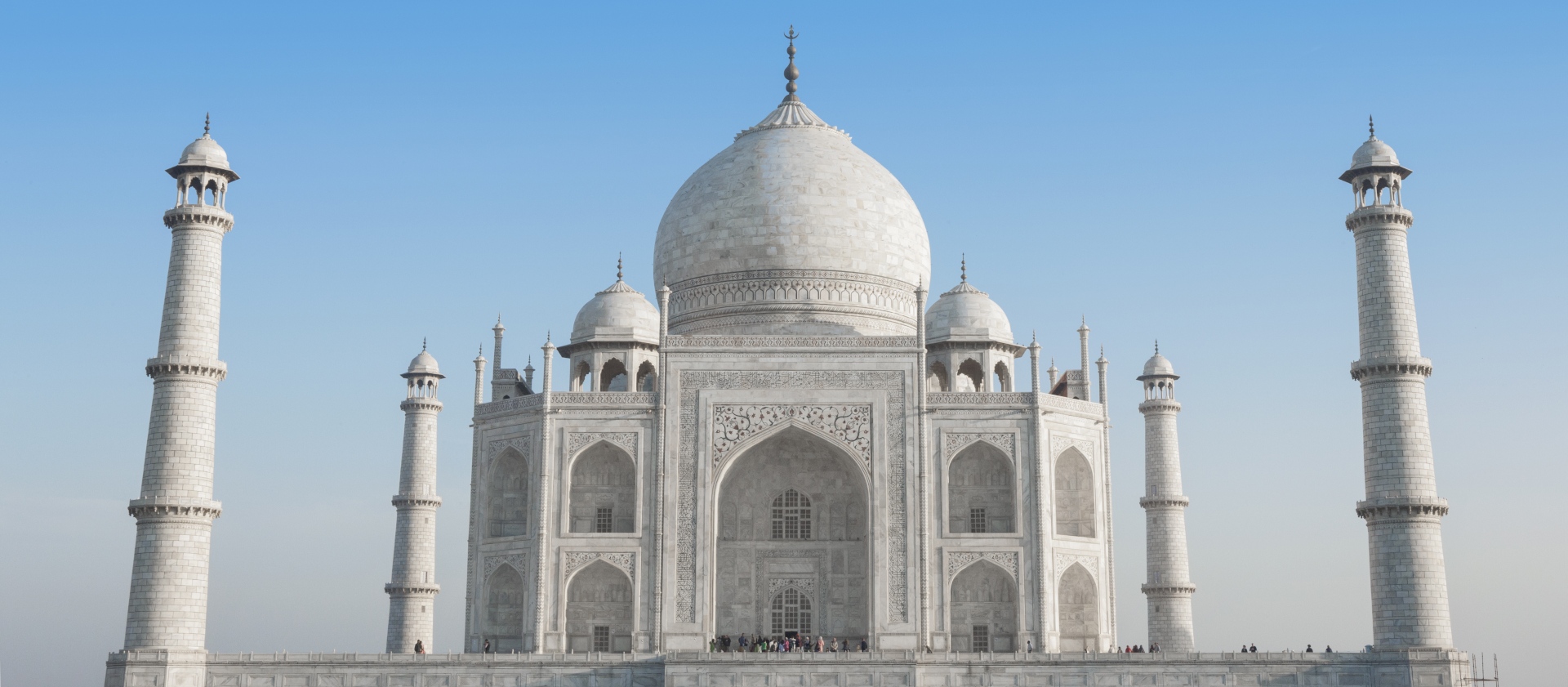 Panoramic of the Taj Mahal