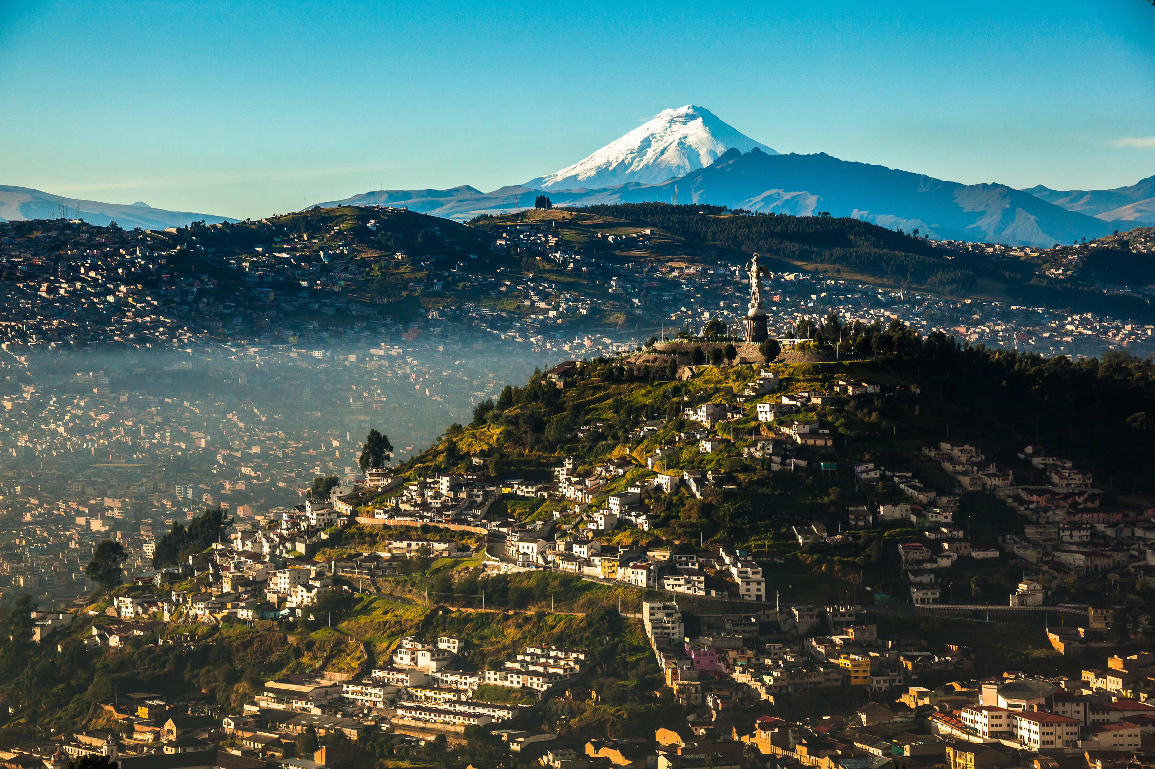 Capture the sight of El Panecillo from Quito