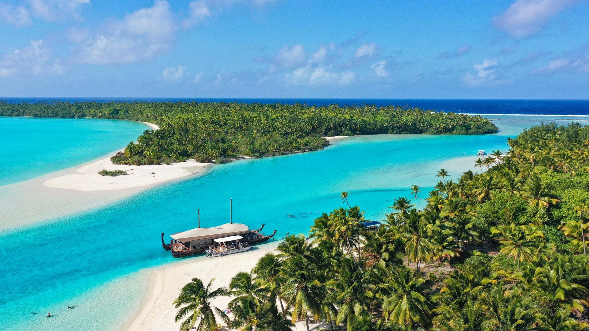 Dive into the beauty of Aitutaki