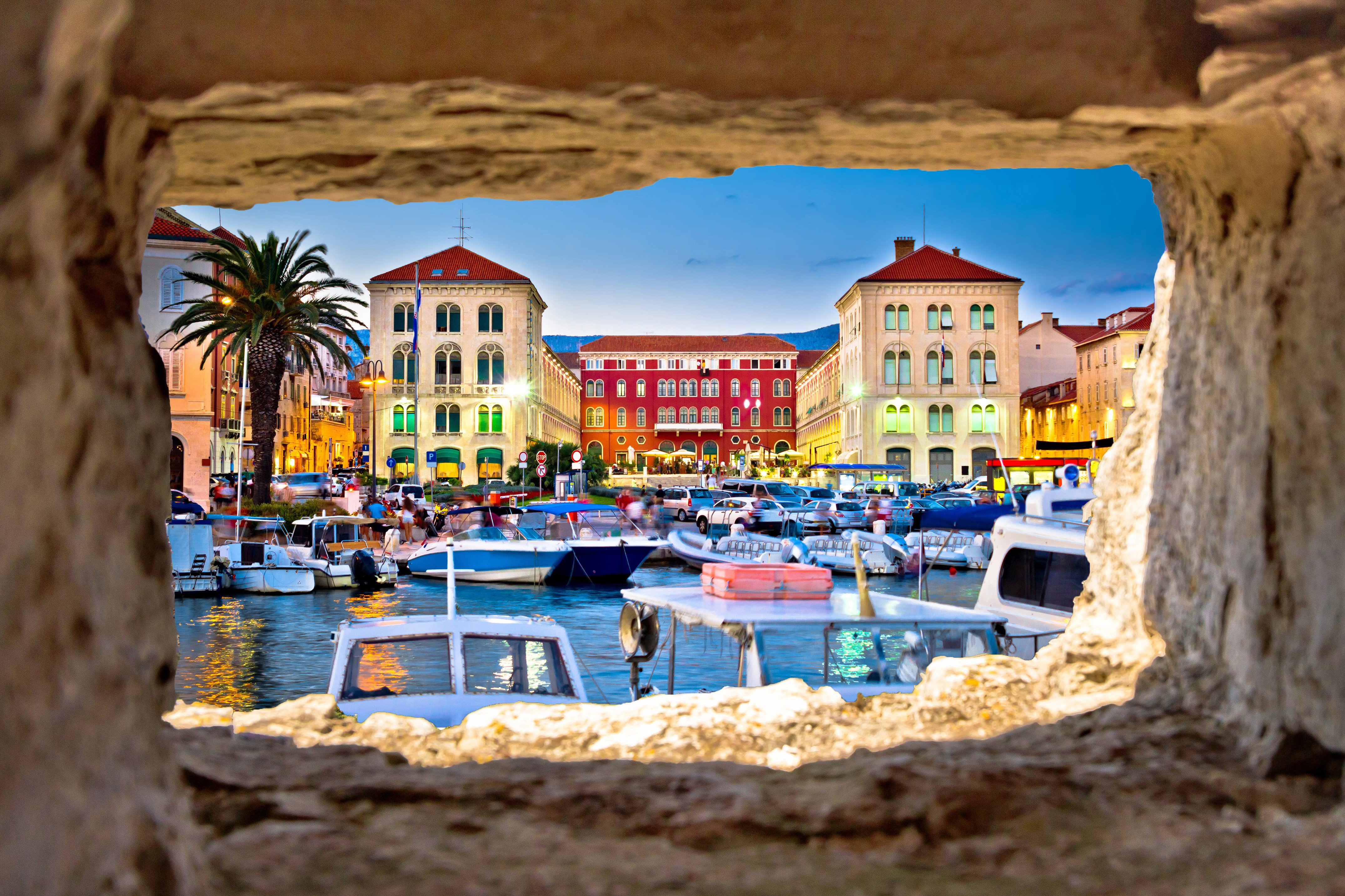 Prokurative Square in Split_iStock-544316882