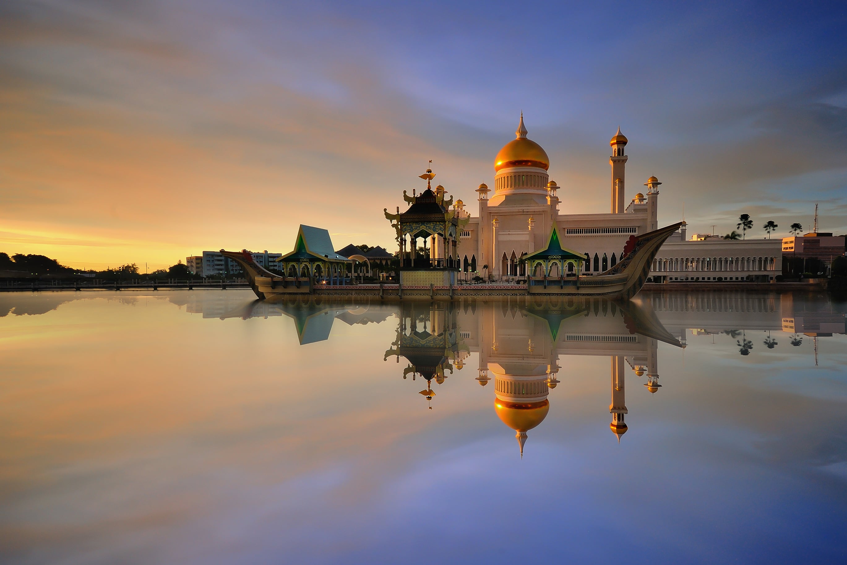 Sultan Omar Ali Saifudding Mosque, Brunei