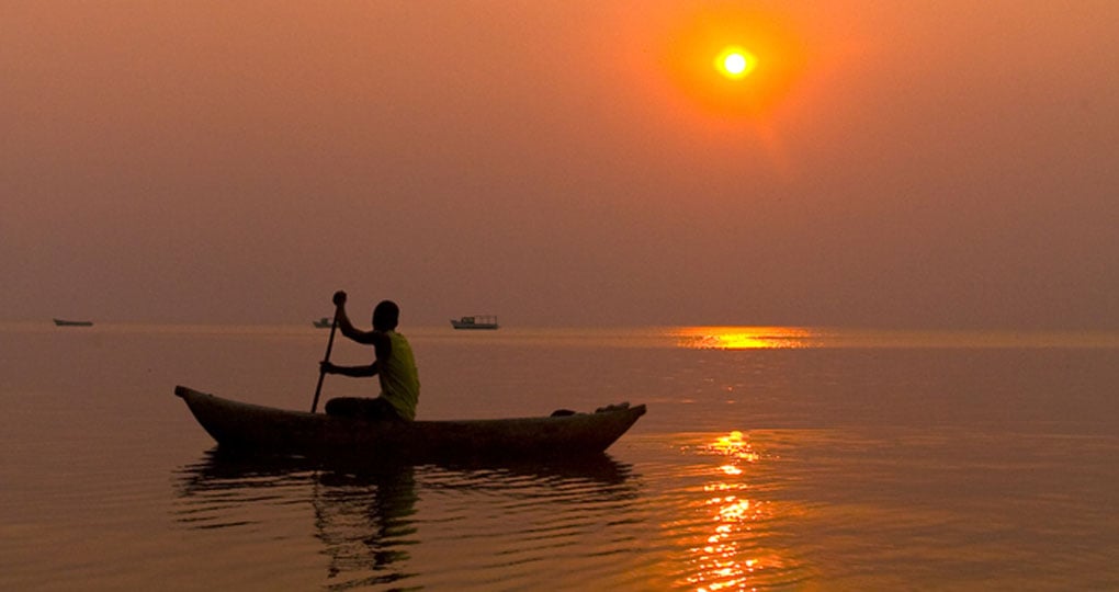 Fisherman on Lake Malawi - a great photo opportunity while on your Malawi vacation. Fisherman on Lake Malawi - a great photo opportunity while on your Malawi vacation.