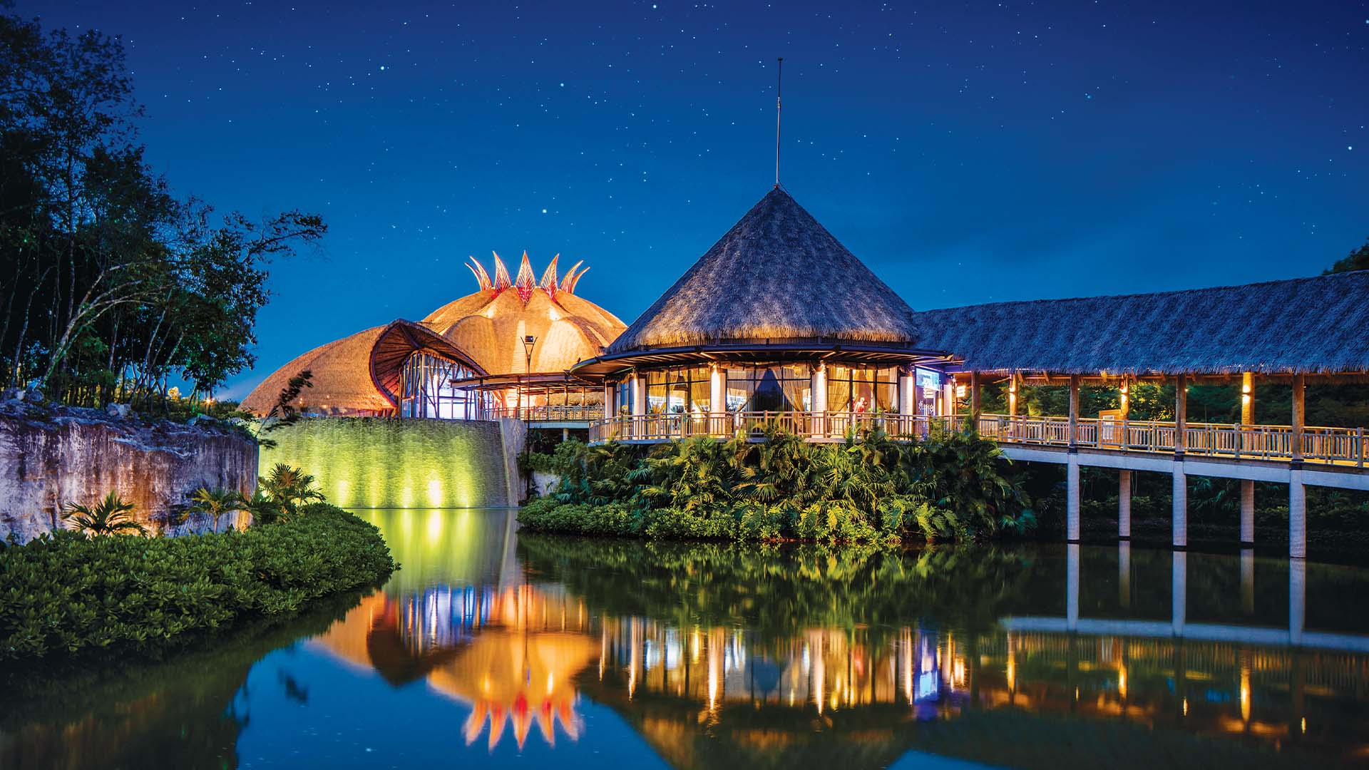 The theatre in Mexico that puts on Cirque du Soleil