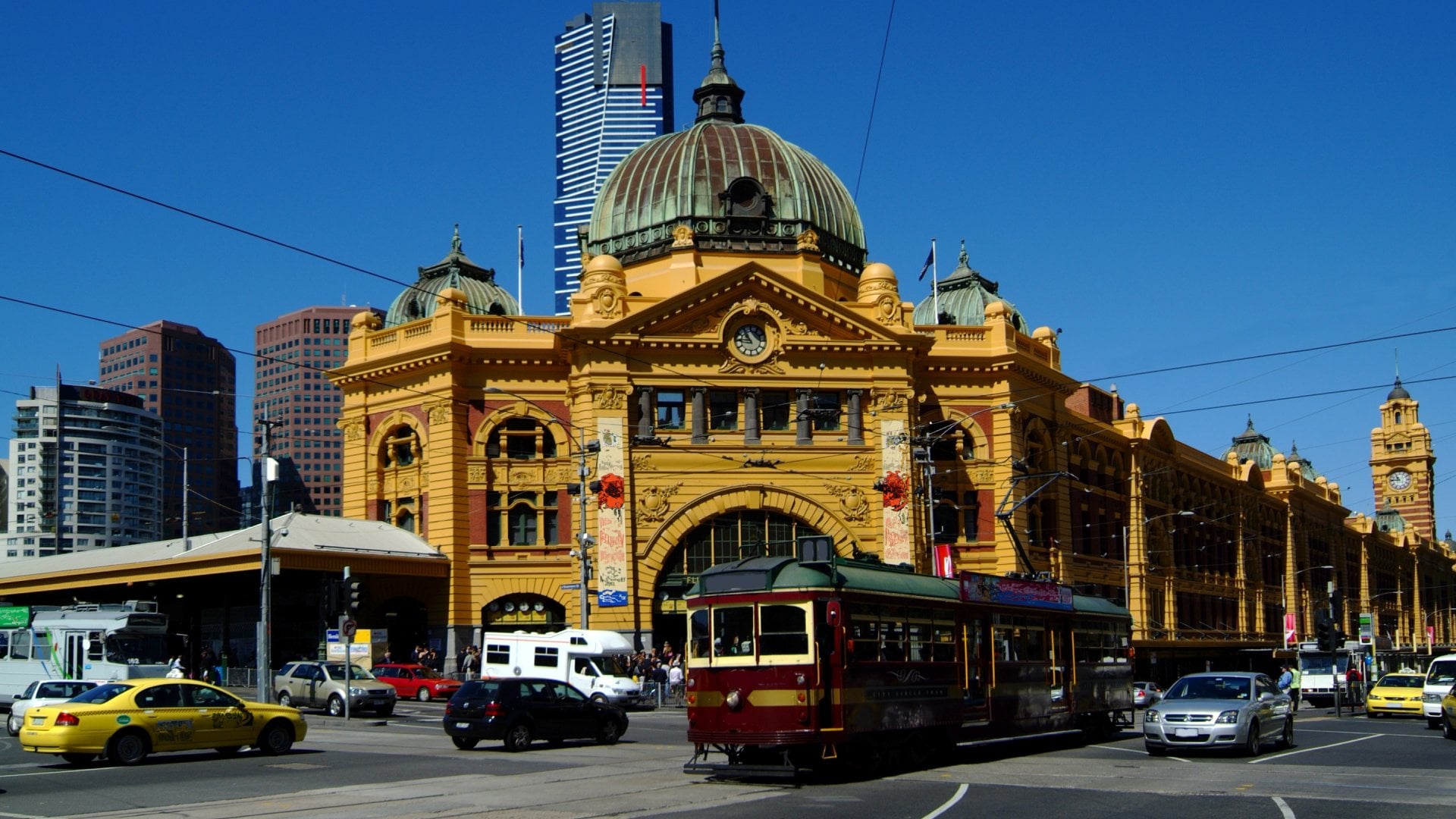 Flinders Street Station and City Circle Tram