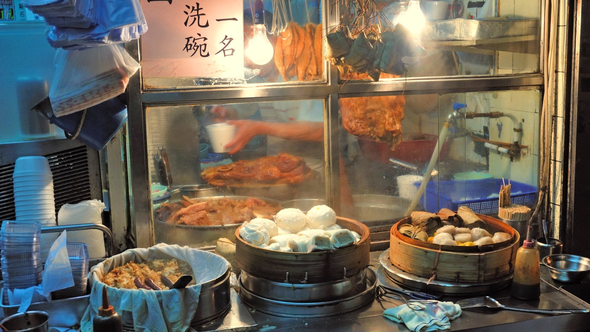 Hong Kong Street food – A dumpling stand