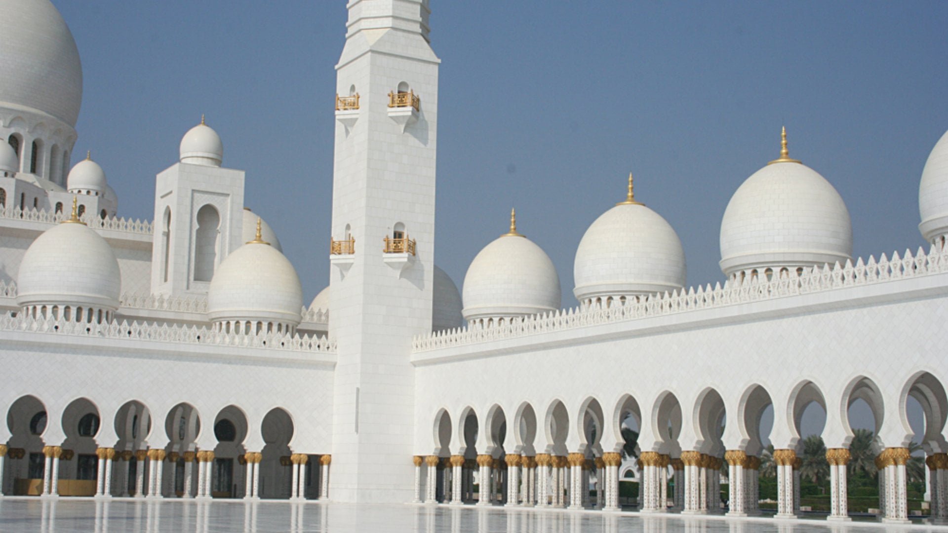Kirsty Perring - Inside Sheikh Zayed Grand Mosque, Abu Dhabi, United Arab Emirates (UAE)