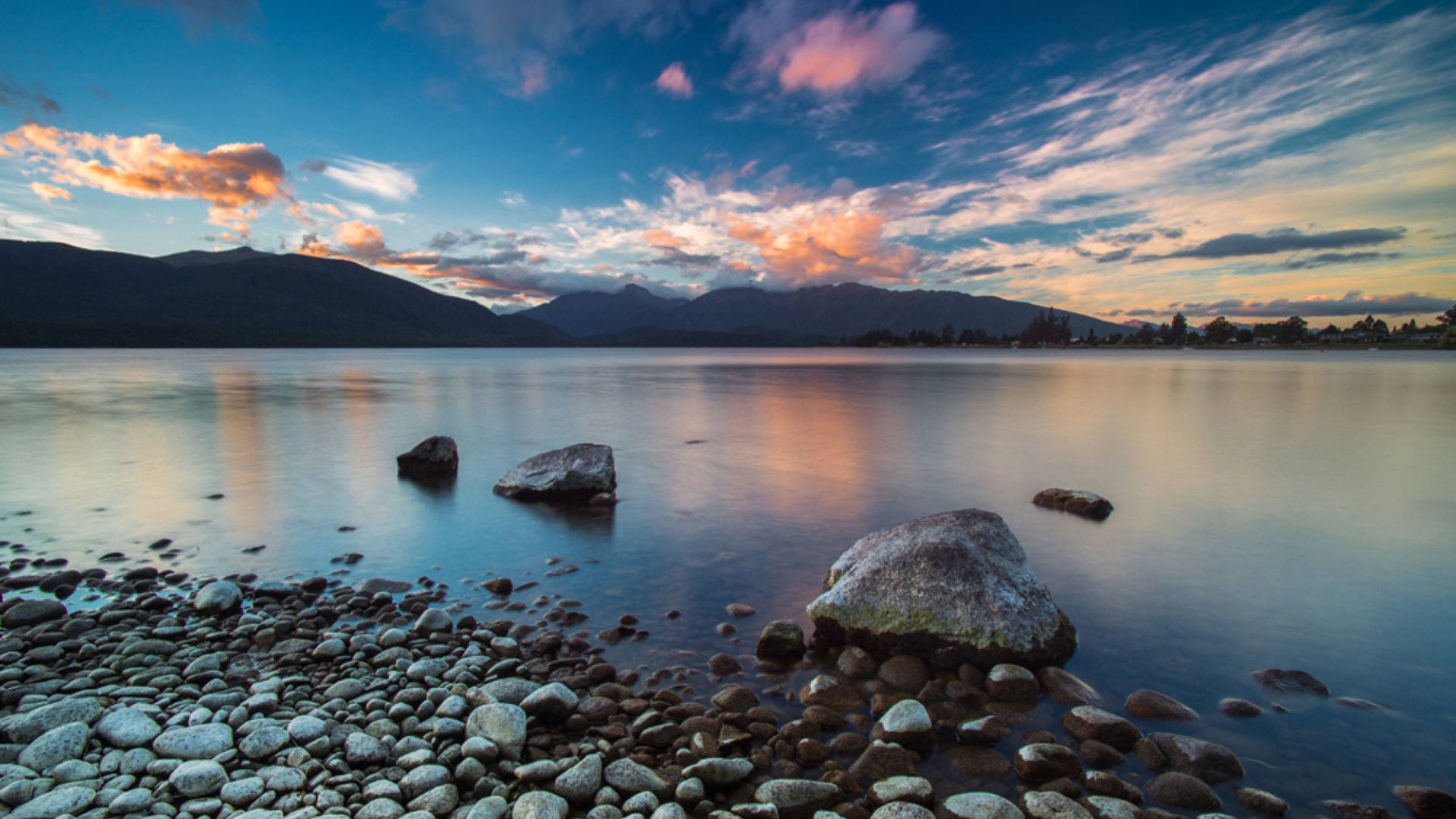 Lake Te Anau, Fiordland National Park, South Island, New Zealand