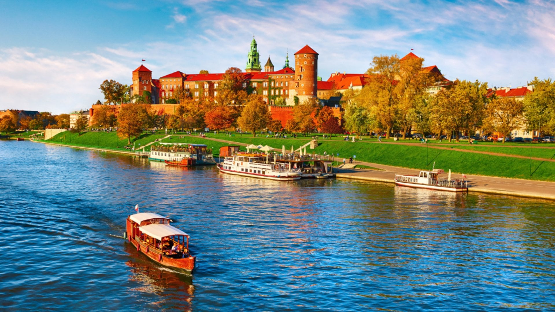 Wawel Castle along the Vistula River in Krakow, Poland
