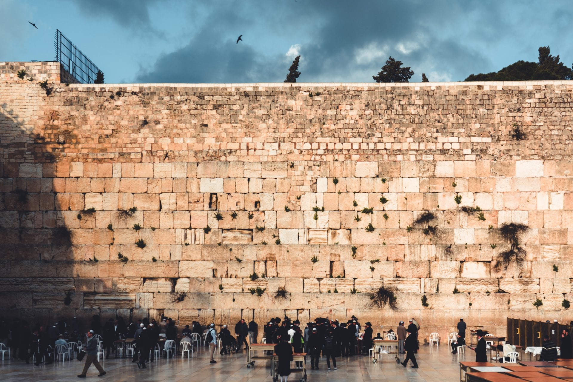Western_Wall_Jerusalem_Israel_Crowded_Wailing_Wall_iStock-1484723696