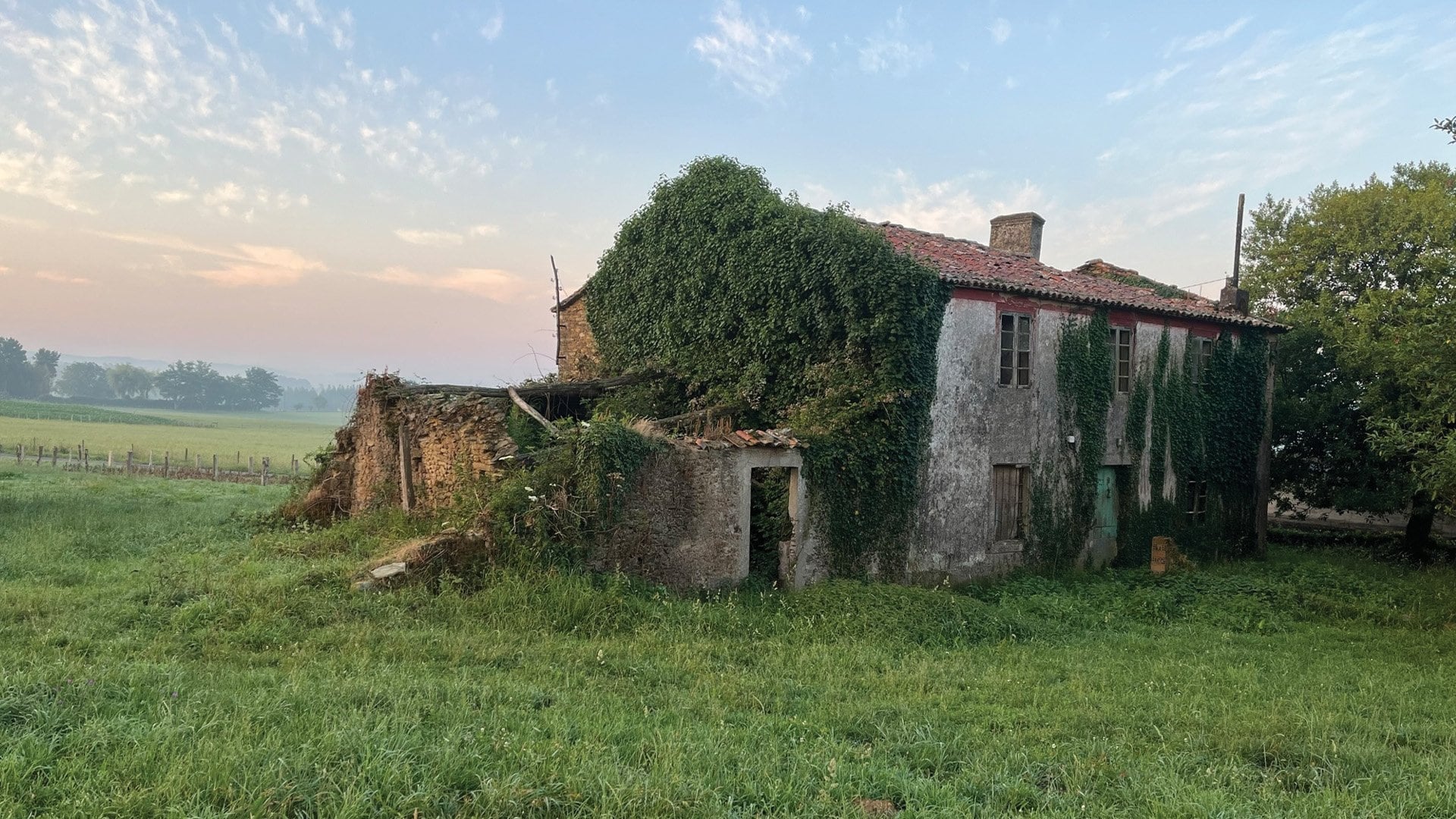 ruins of old farmhouse in Spain
