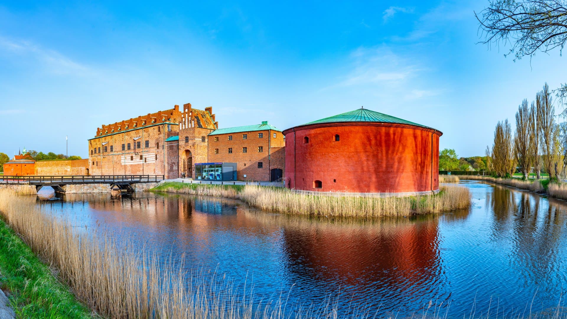 Visit Gamla Vaster on Your Vacations