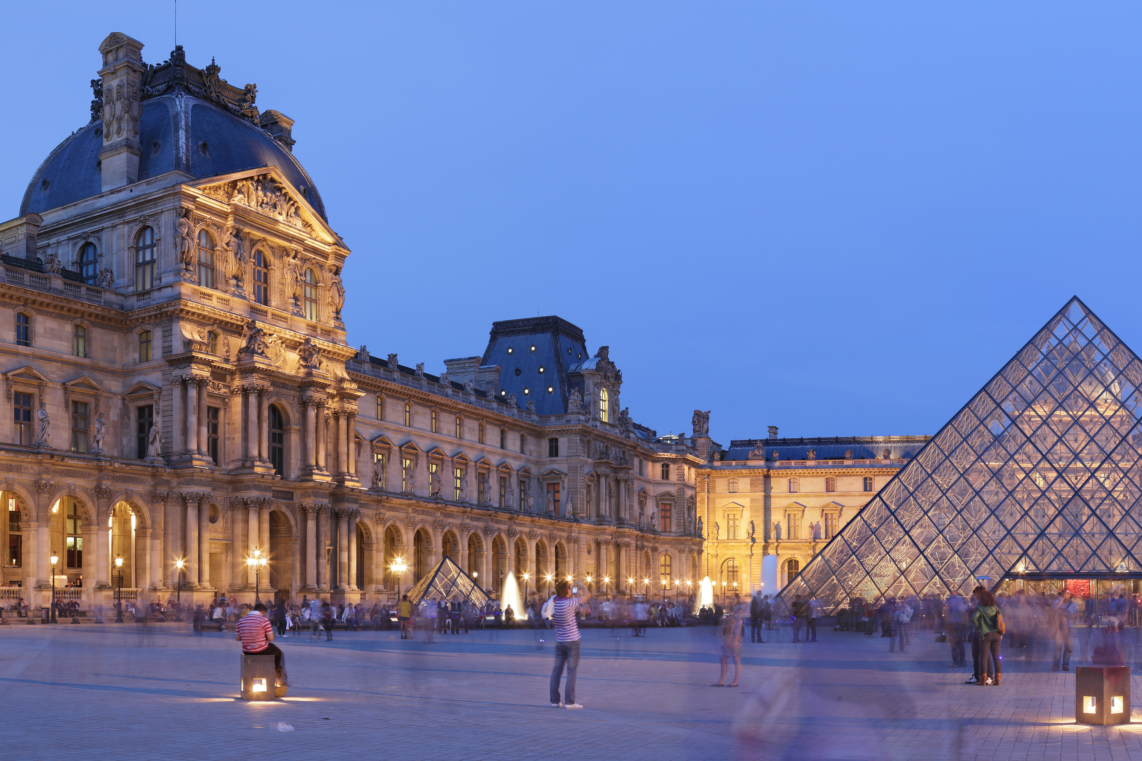 Night time view of the Louvre Museum