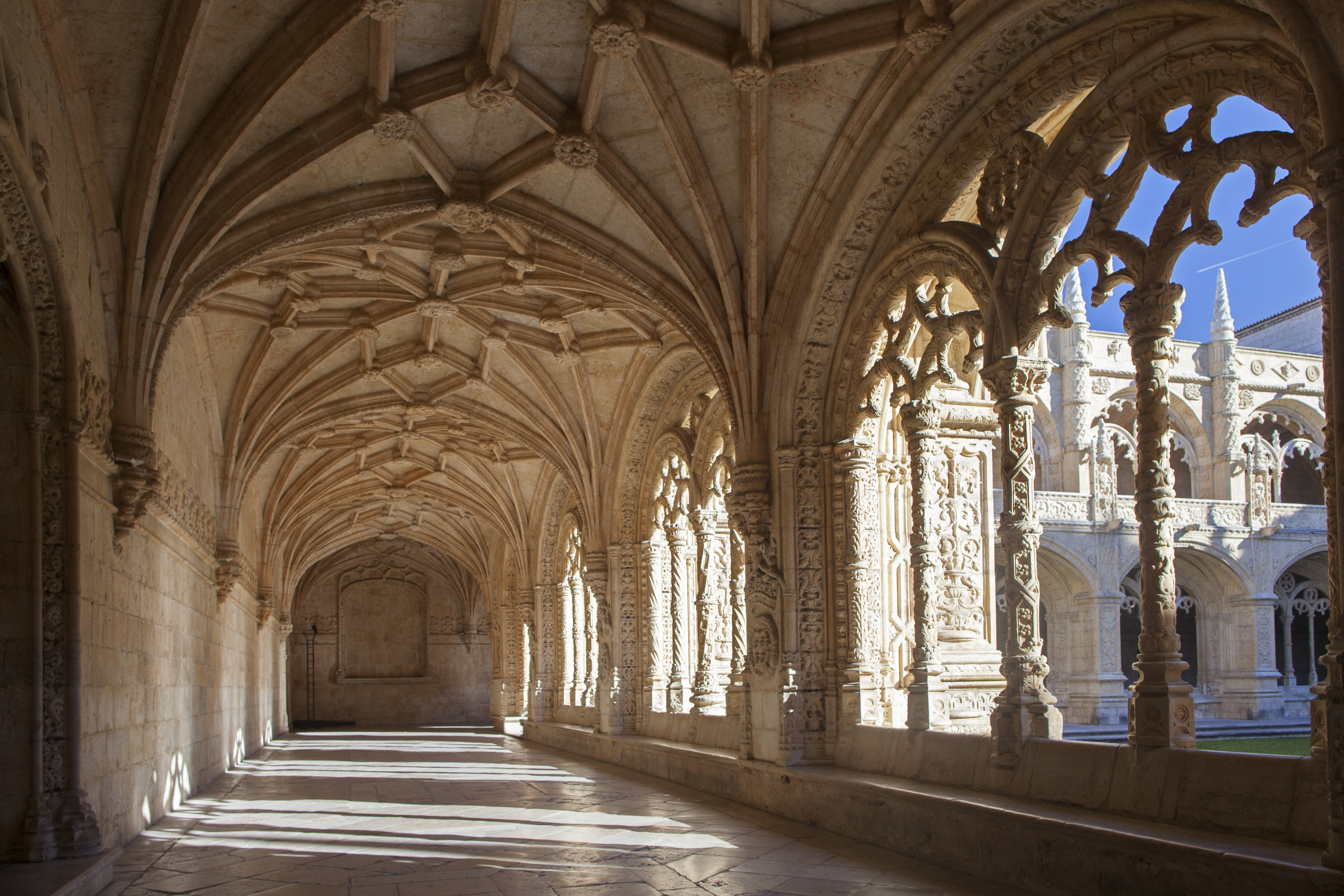 Passage in Jeronimos Monastery