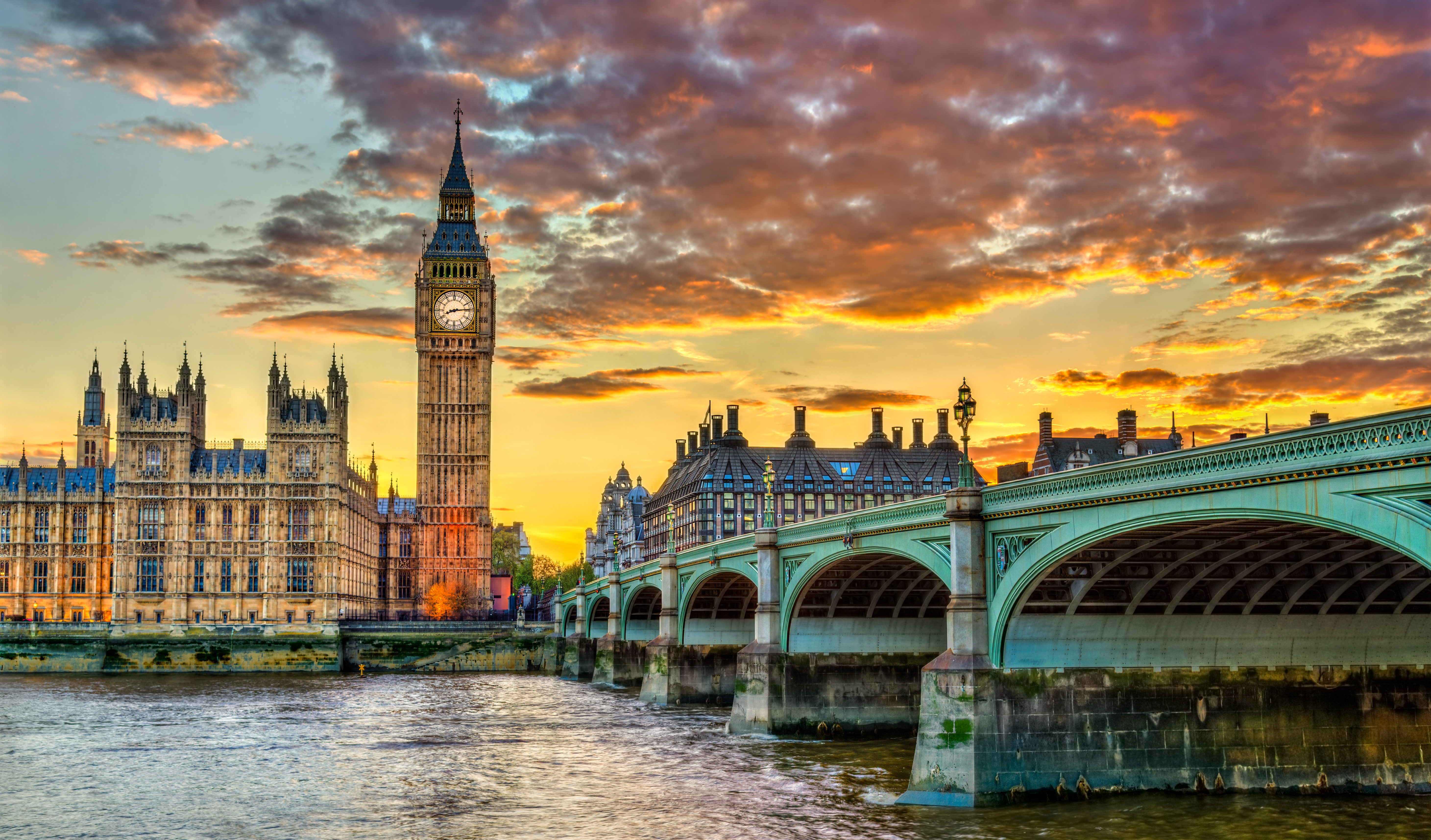 Seine to Thames: A Tale of Two Cities