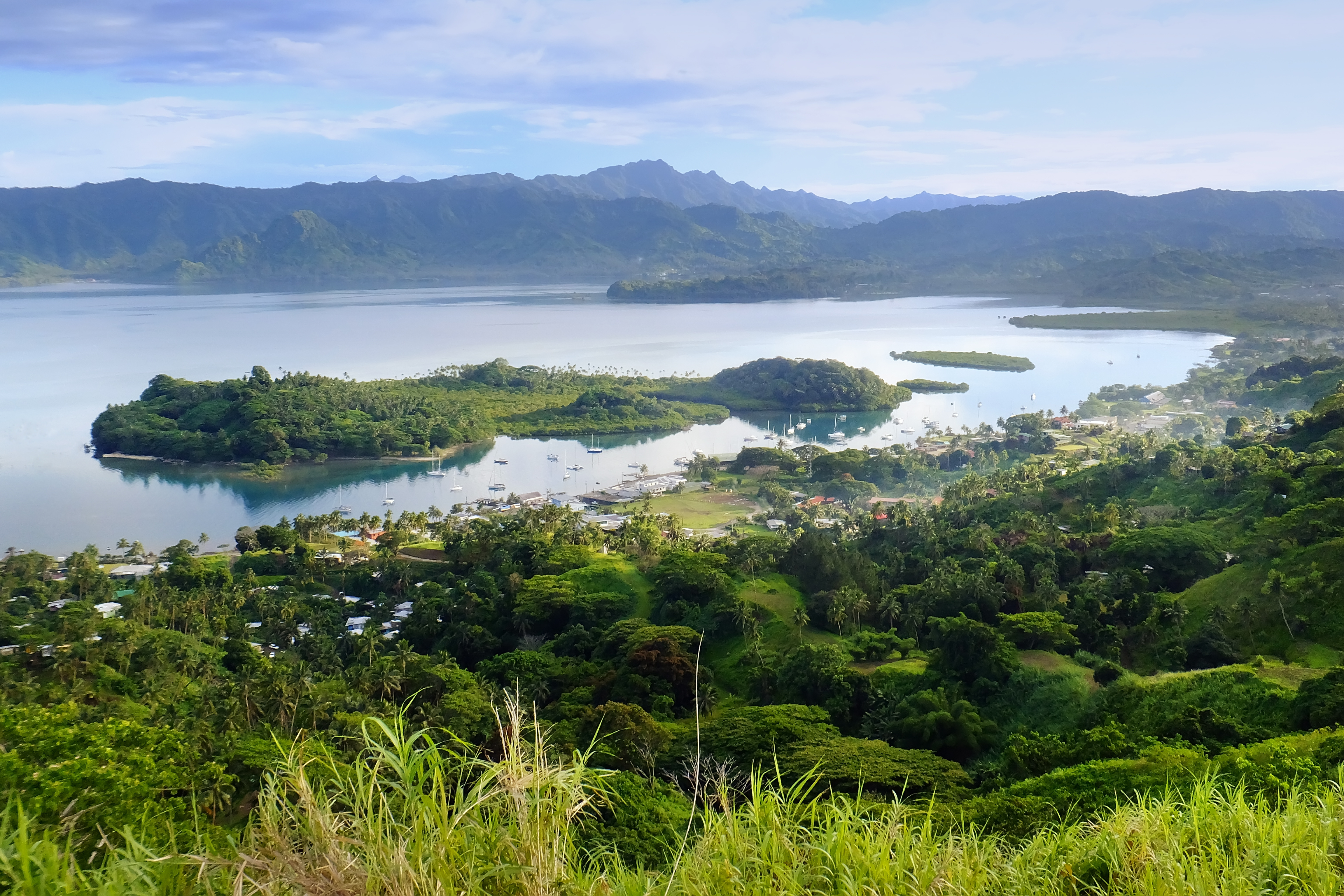 Fiji Eco Paradise: Exploring the Rainbow Reefs
