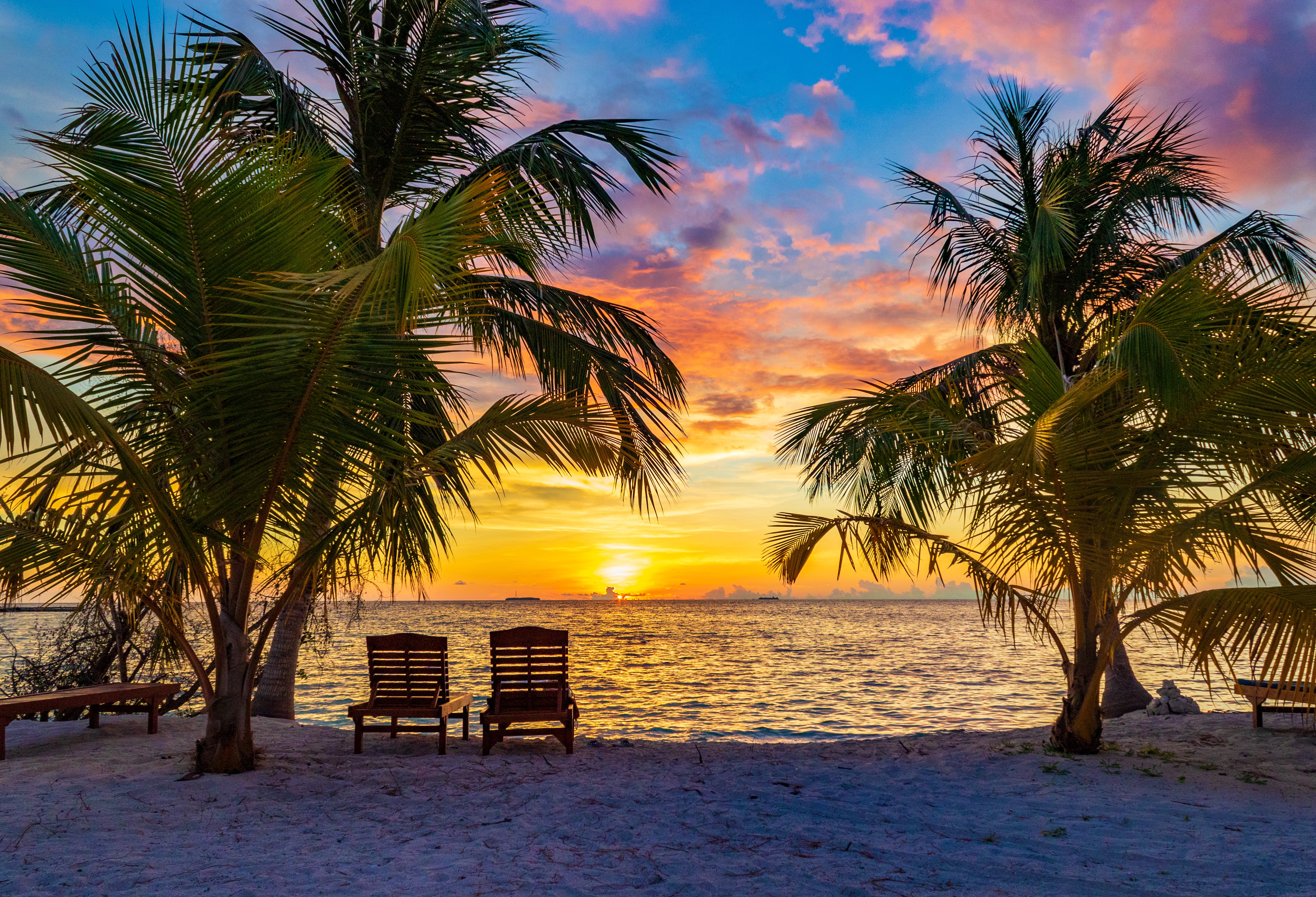 Romantic Maldives: Island Hopping & Undersea Dining