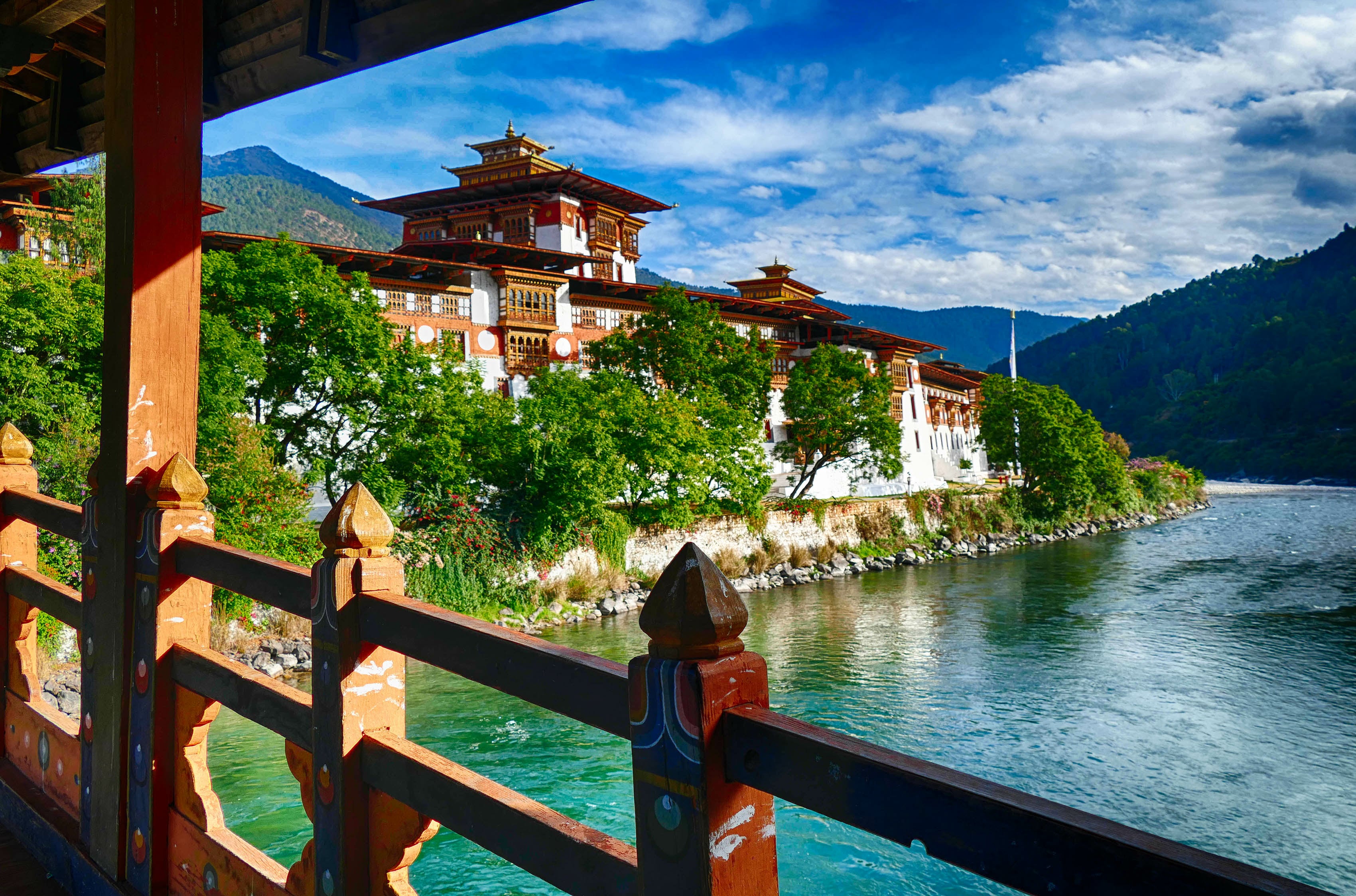 Bhutan In Style: Thimphu, Gangtey, Paro & More
