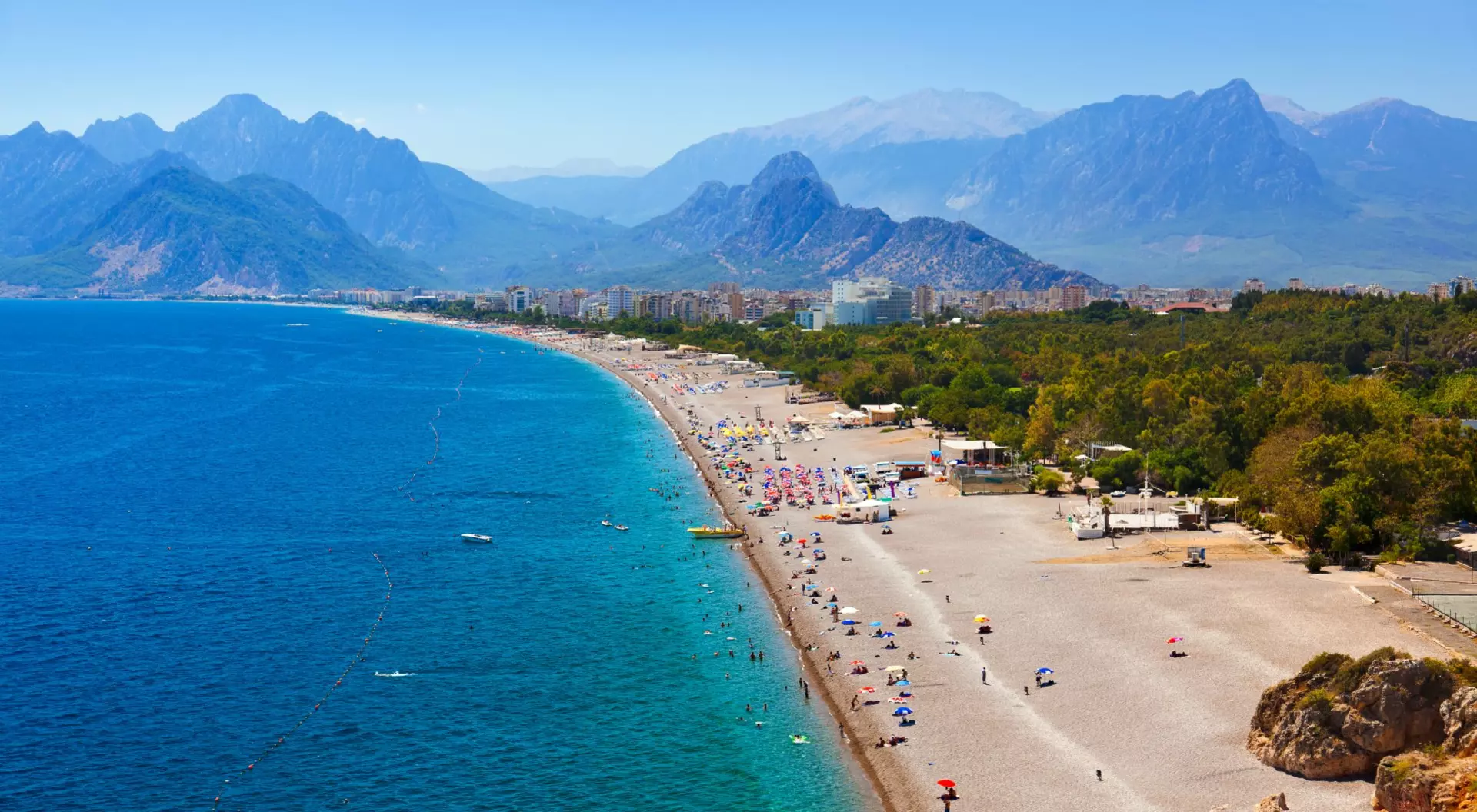 Antalya, Türkiye Beach at Antalya, Türkiye