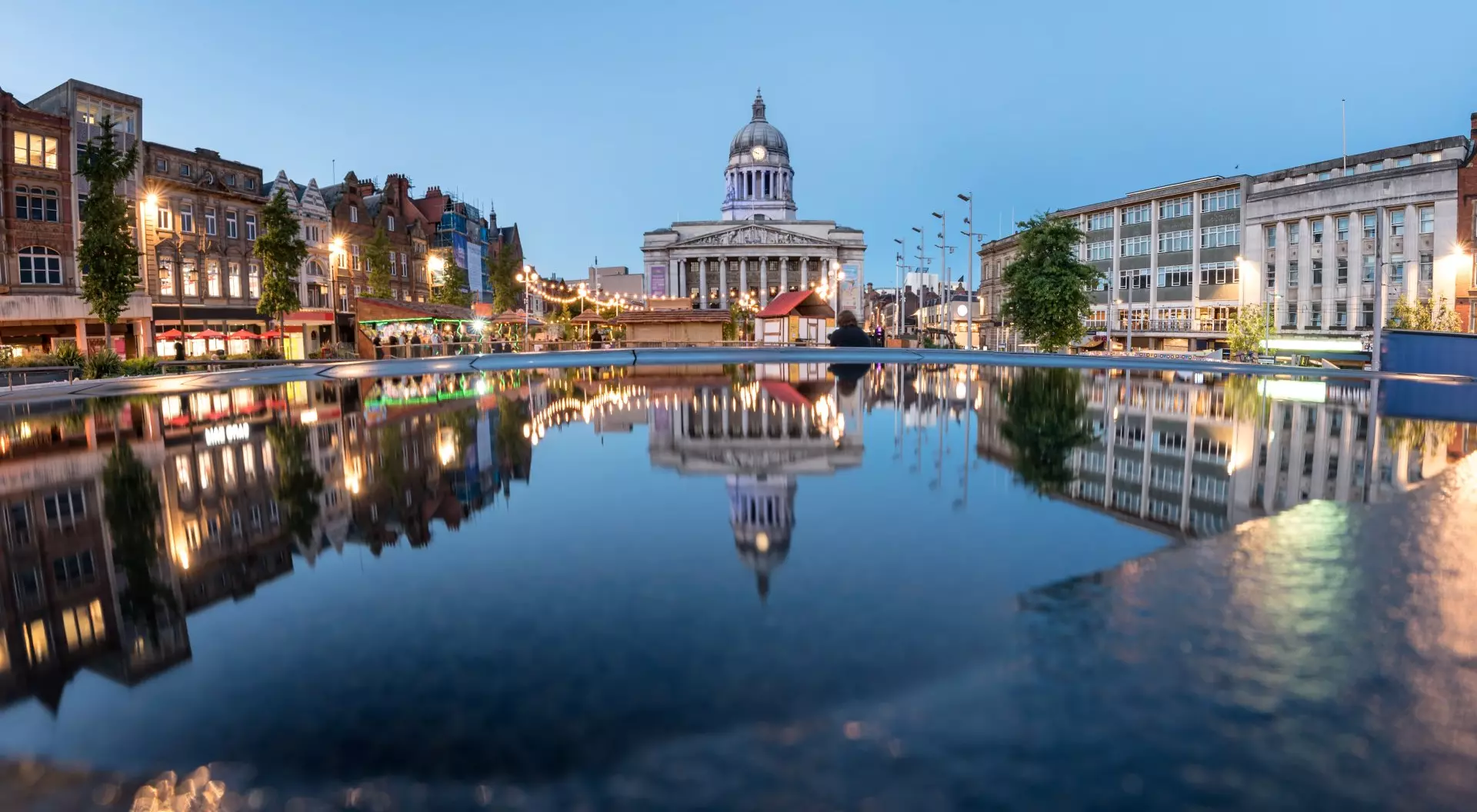 Old Market Square, Nottingham, England Council House or City Hall and fountain in the Old Market Square, Nottingham, England, UK (United Kingdom)