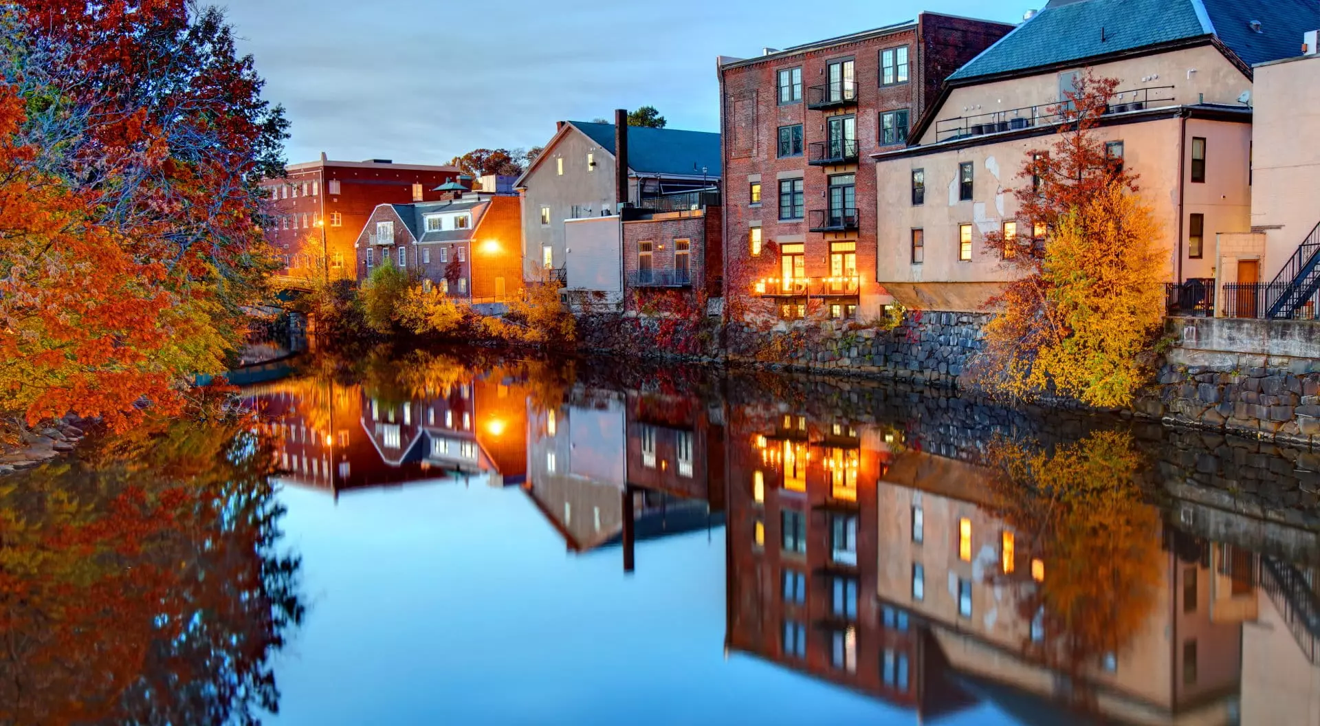 Medford, United States Medford is a city 6.7 miles northwest of downtown Boston on the Mystic River in Middlesex County, Massachusetts